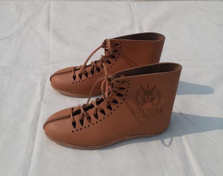 Roman Calcei Boots - Brown