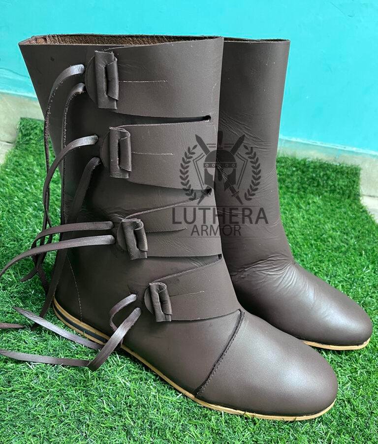 Half high Viking shoes
