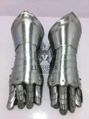 Gothic Gauntlets – 18 Gauge Steel