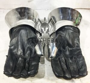 14th Century Hourglass Gauntlets – 18 Gauge Steel - Image 2