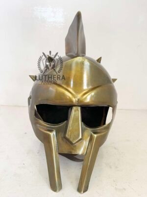 Gladiator helmet with spikes - Image 9