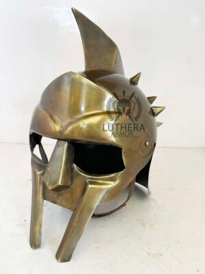 Gladiator helmet with spikes - Image 10