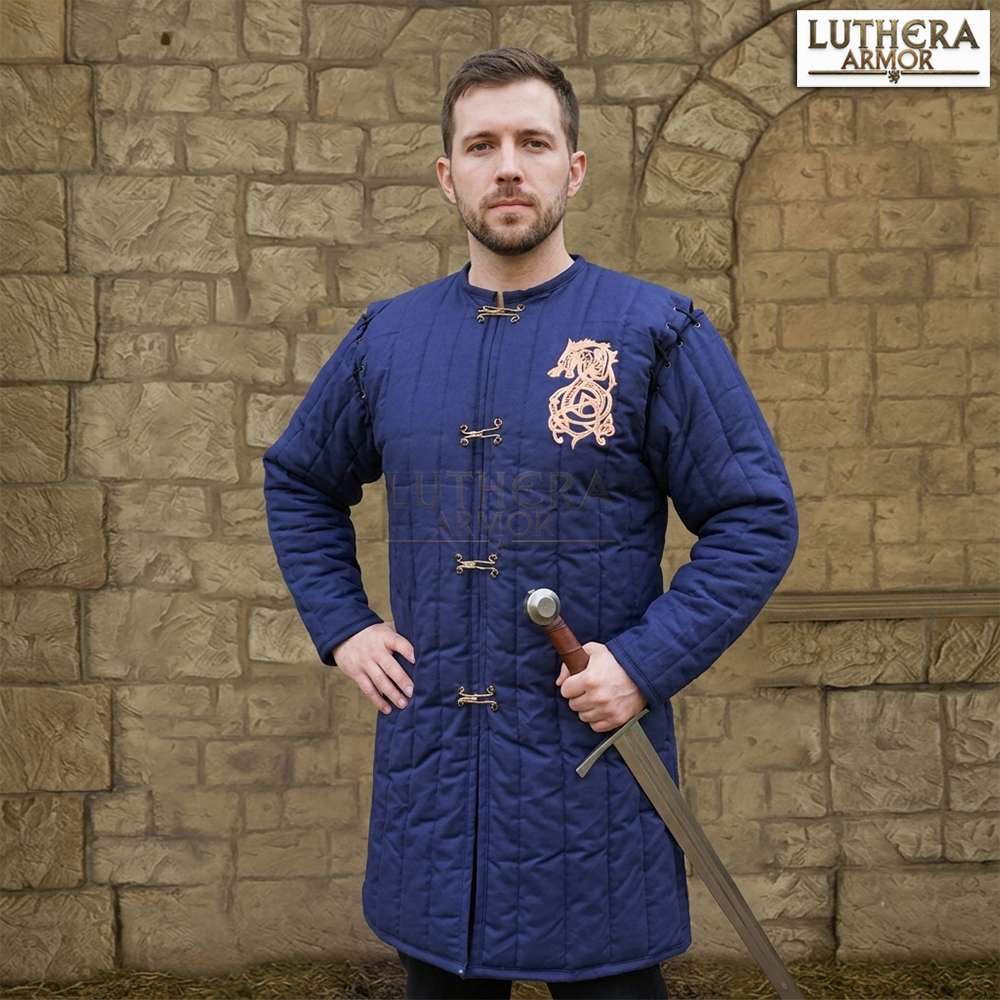 embroidery gambeson front 4